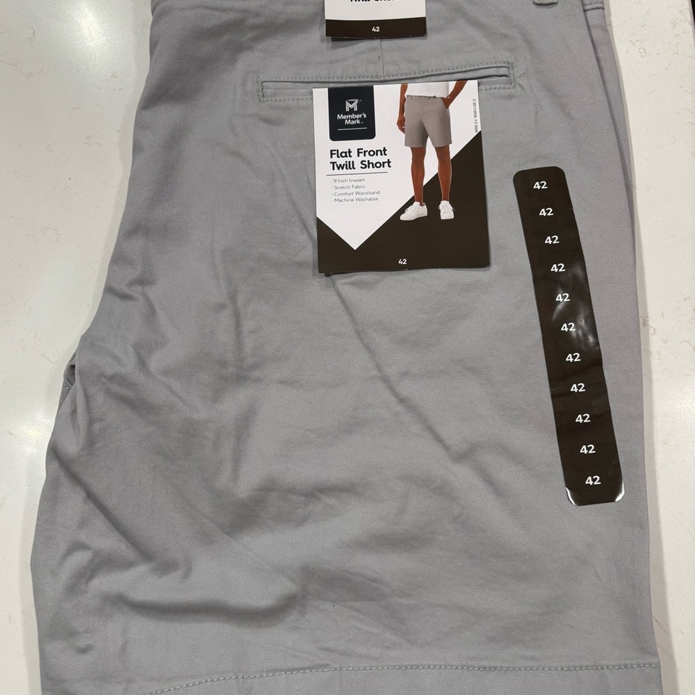 Haggar Men's Light Gray Flat Front Shorts NWTO